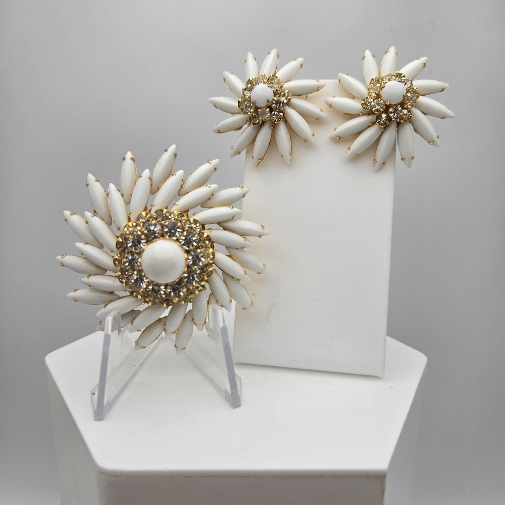 Judy Lee Brooch Earring Set Milk Glass Rhinestone Vintage Pin Navette Goldtone